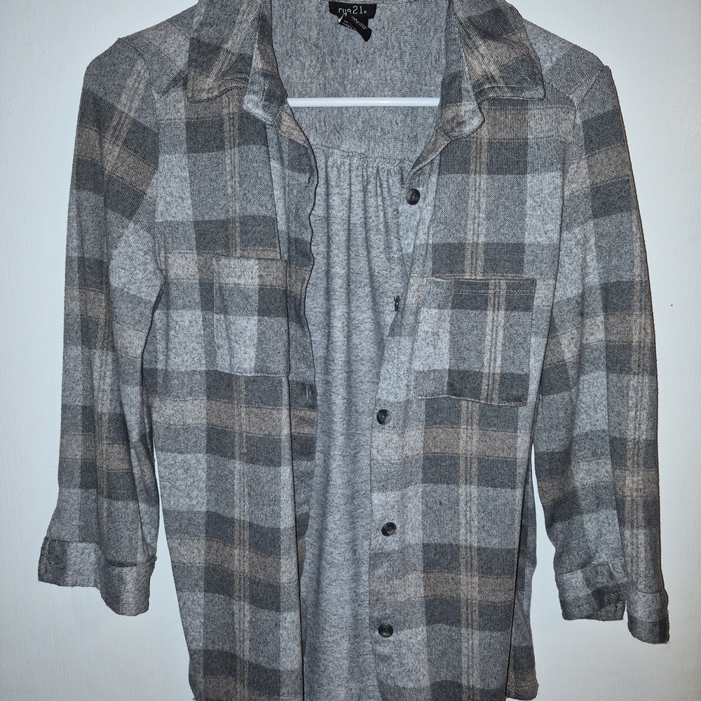 Rue21 Gray Taupe Plaid Shirt